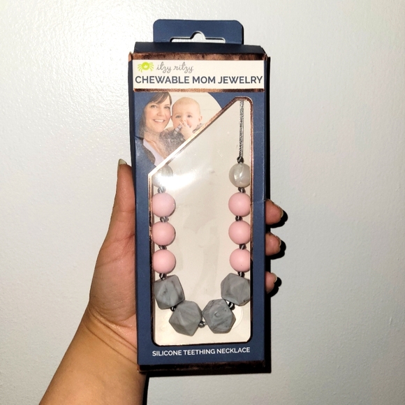 Itzy Ritzy Other - Itzy Ritzy Chewable Mom Jewelry - grey & pink silicone teething necklace OS